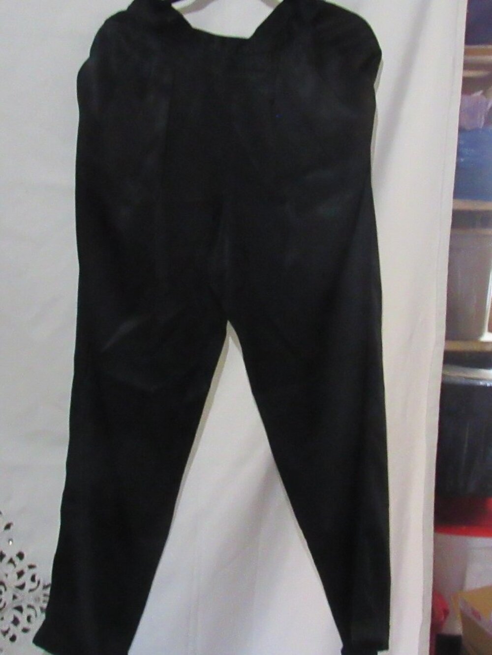 Jones New York Women's Black 'Satiny" Slacks, Size 8. Side Pockets, Cuffed ZA411